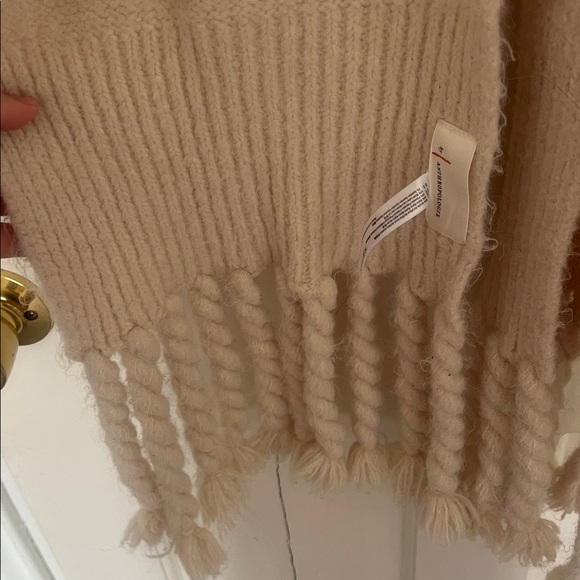 Anthropologie braided fringe scarf EUC - Picture 5 of 5